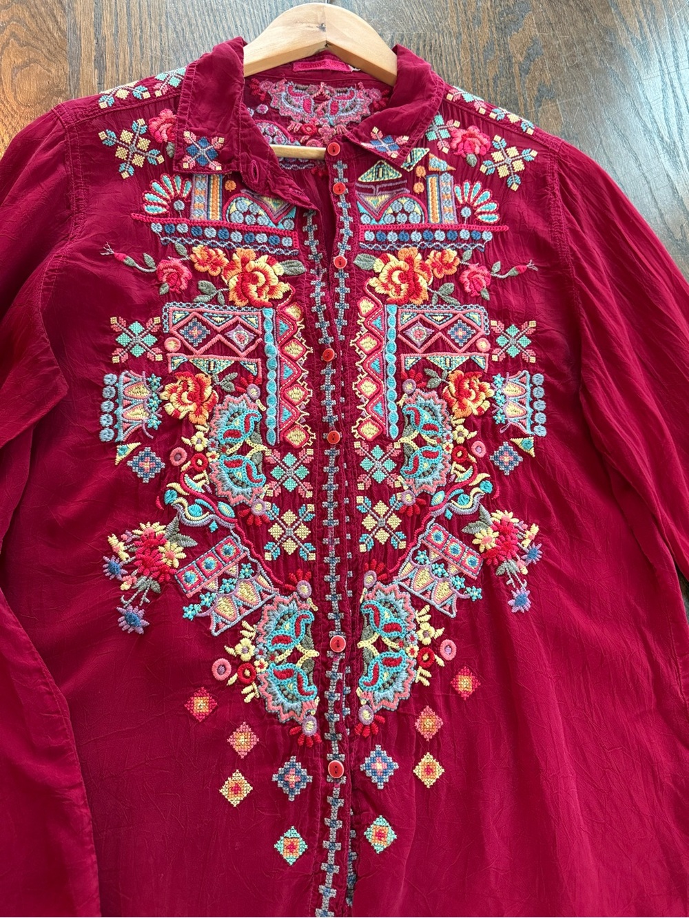 Johnny Was Red Embroidered Button Down Blouse Boho Shirt Size M - Picture 6 of 8